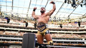 WWE स्टार ने लिया भारतीय स्नैक्स का जायका, काजू कतली-आलू भूजिया खाने के बाद क्या कहा?