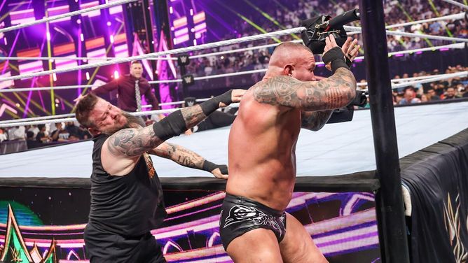 WWE Crown Jewel में तहलका मचाने के बाद पूर्व चैंपियन की टूटी पसलियां, इलाज कराने से किया इंकार