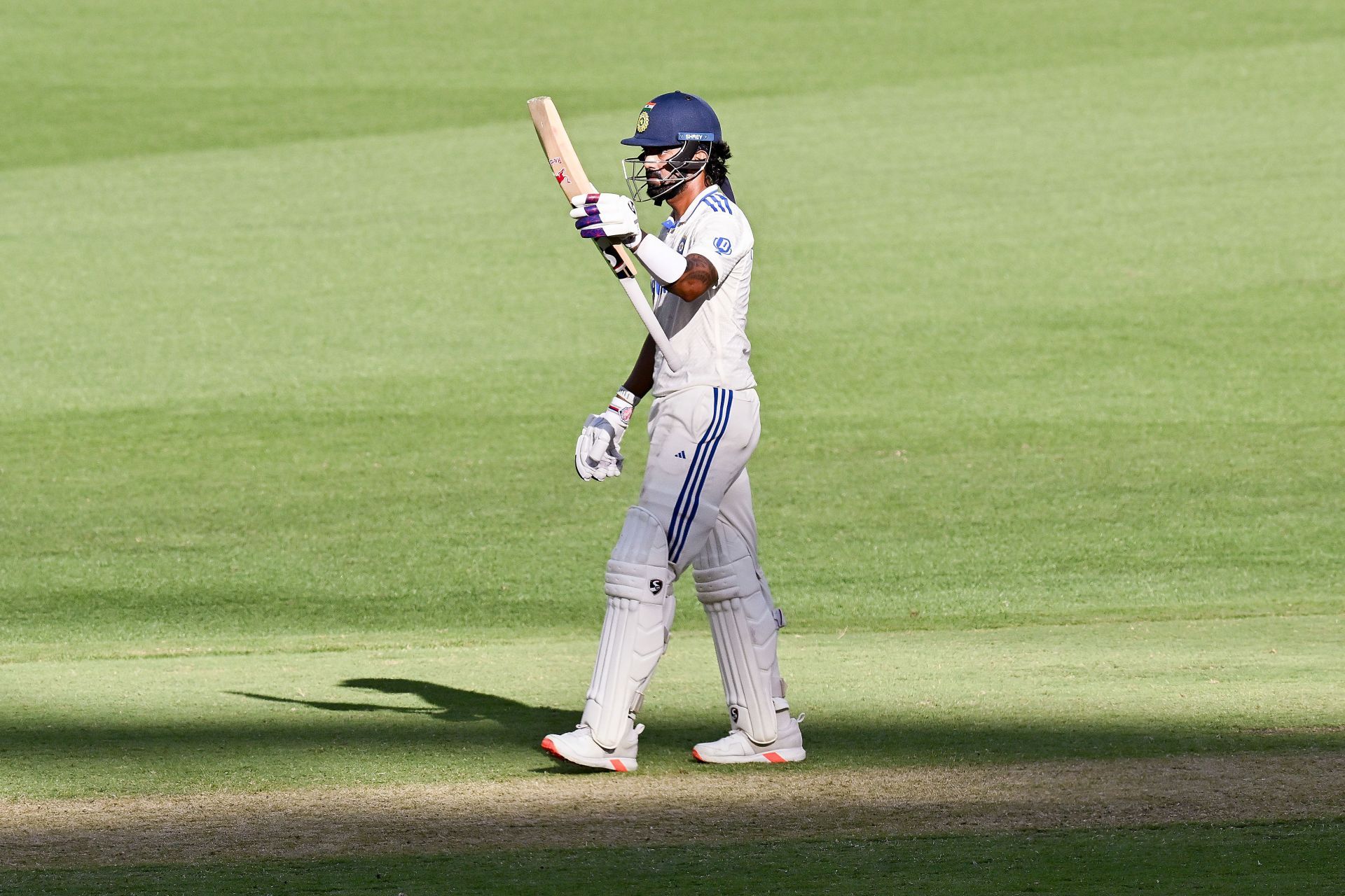 In Picture Athiya Shetty Reacts To Kl Rahul S Run Knock In Bgt St Test