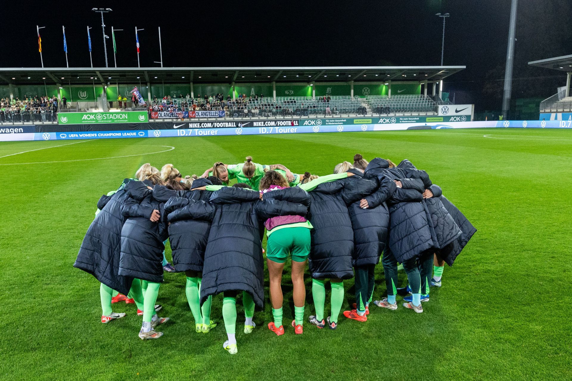 VfL Wolfsburg v Olympique Lyonnais - UEFA Women