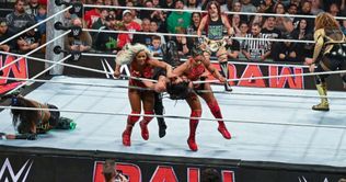 WWE Raw में मची अफरा-तफरी, चैंपियनशिप मैच में दो स्टार्स की हार; खतरनाक मुकाबला हुआ टीज़?