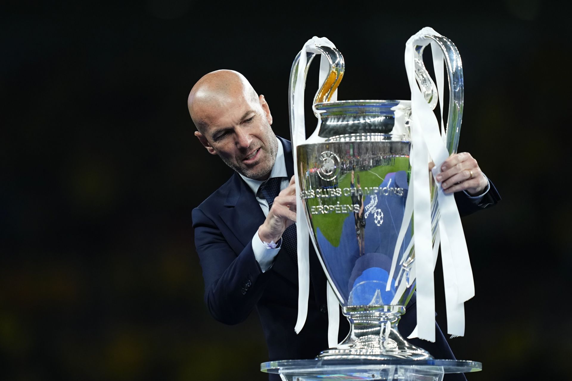 Zinedine Zidane has great respect for Lionel Messi (Image - Getty)