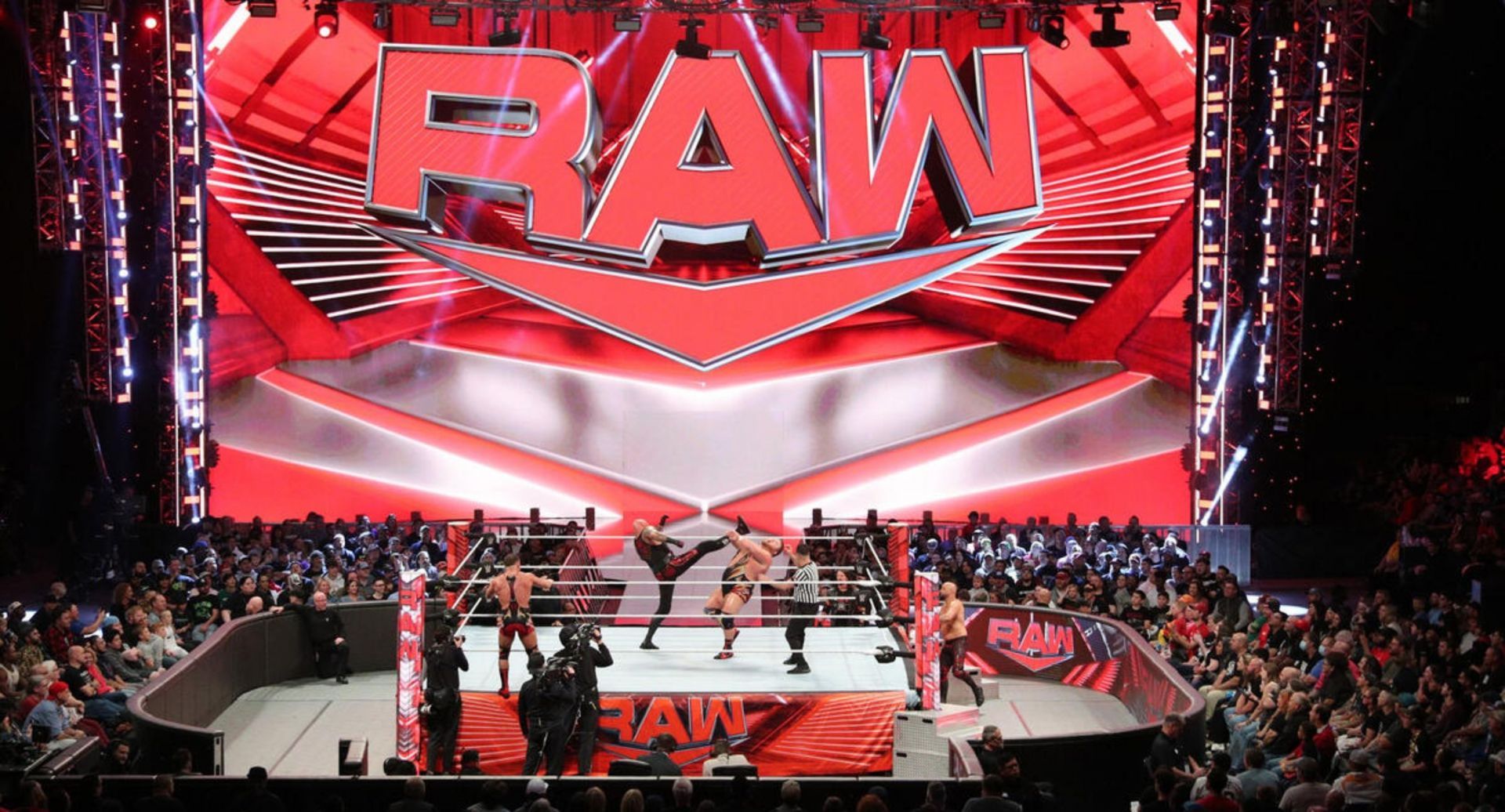 WWE Raw में कुछ बड़े मैच होंगे (Photo: WWE.com)