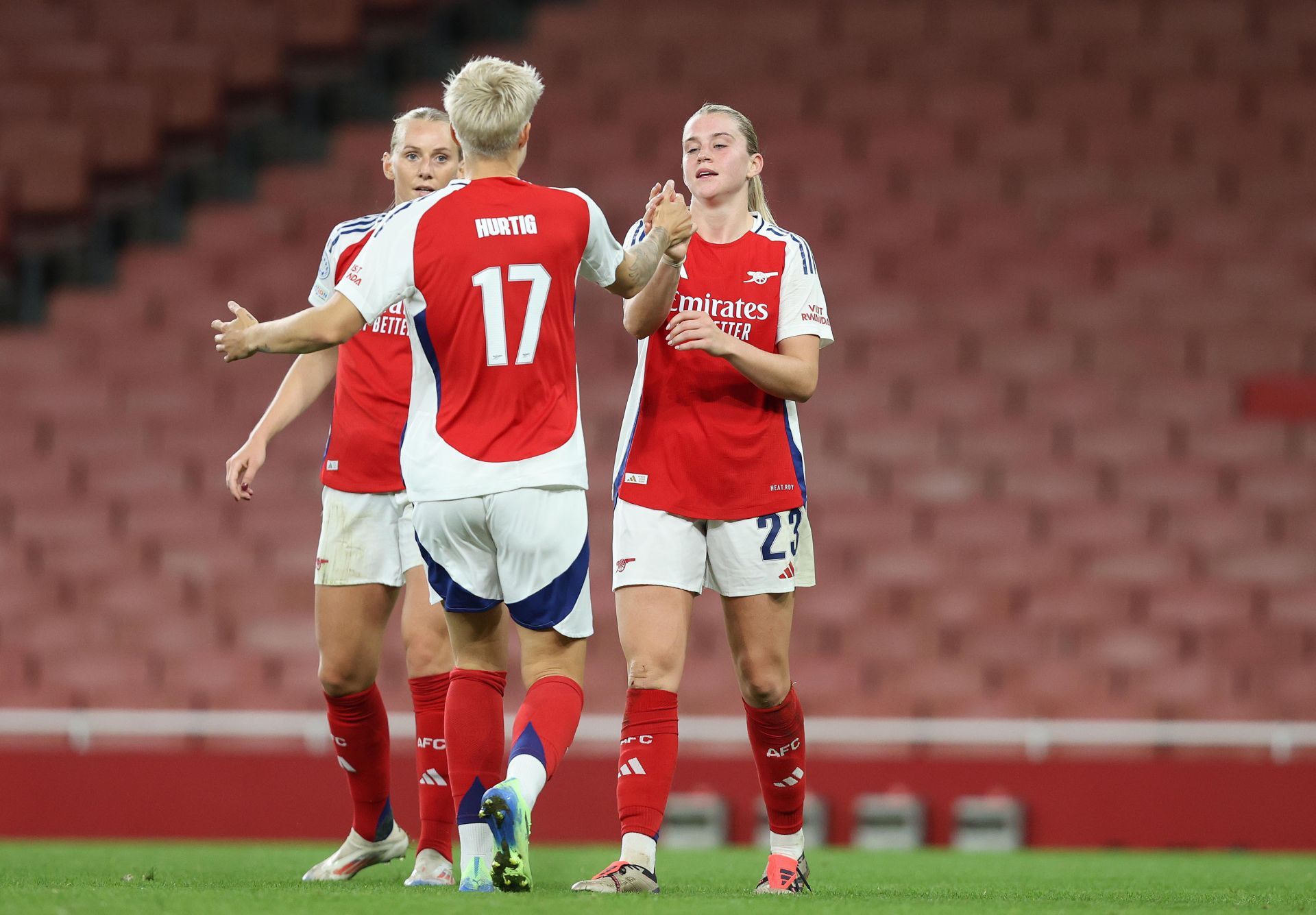 Arsenal FC v Valerenga - UEFA Women