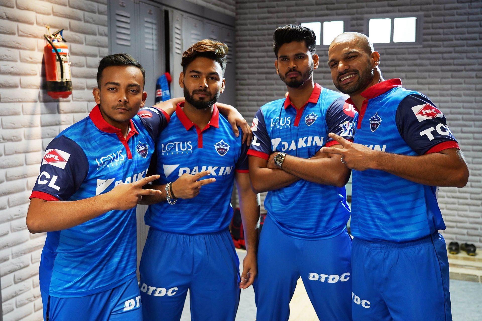 Delhi IPL Team Gets A New Name Delhi Capitals Along With New Jersey - Source: Getty