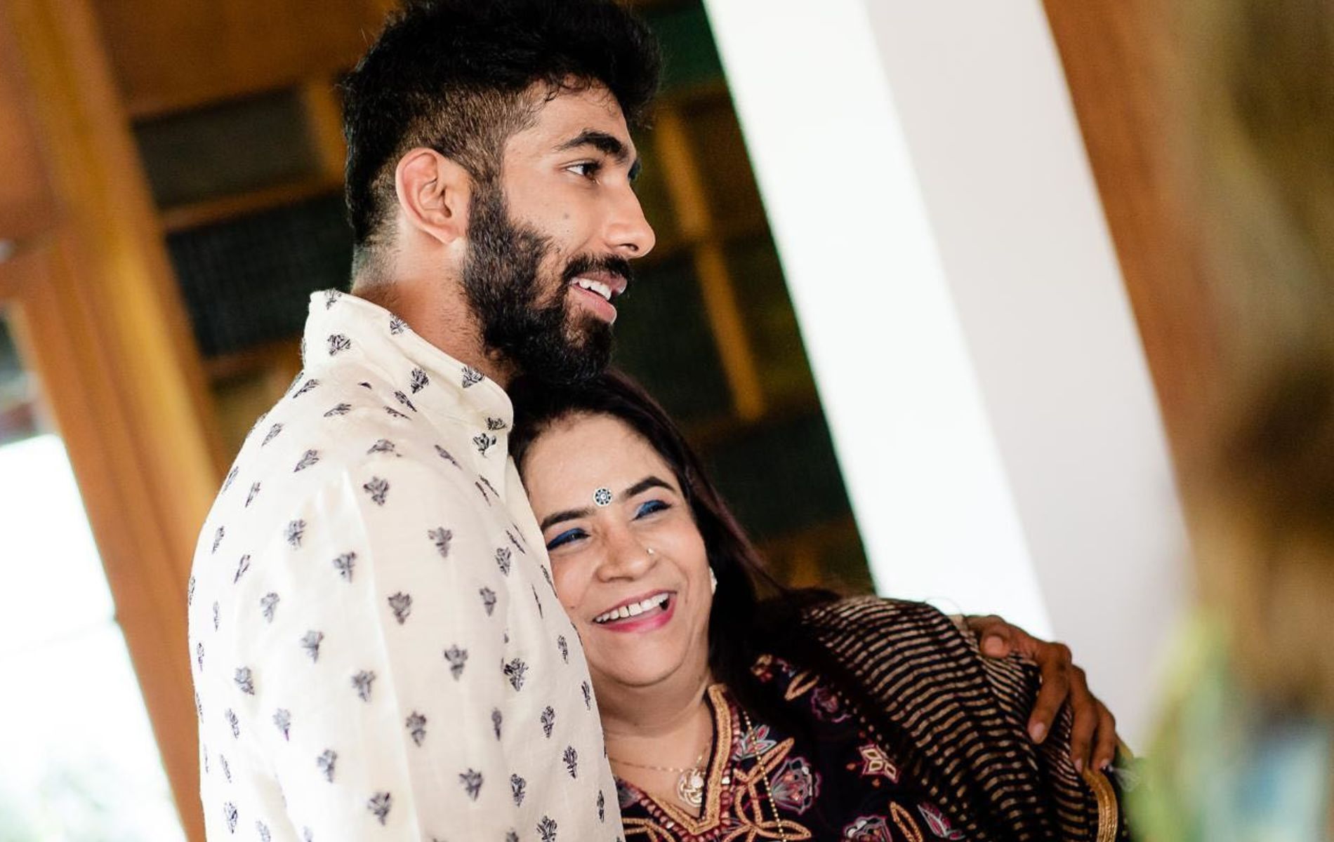 Jasprit Bumrah (left) with his mother. (Pic: Instagram/jaspritb1)