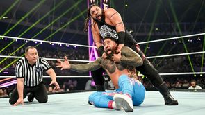 4 सुपरस्टार्स जिन्हें WWE में अभी तक कोई पिन नहीं कर पाया है