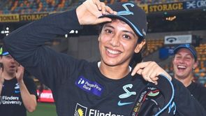 3 best catches by Indians in Women's Big Bash League ft. Smriti Mandhana