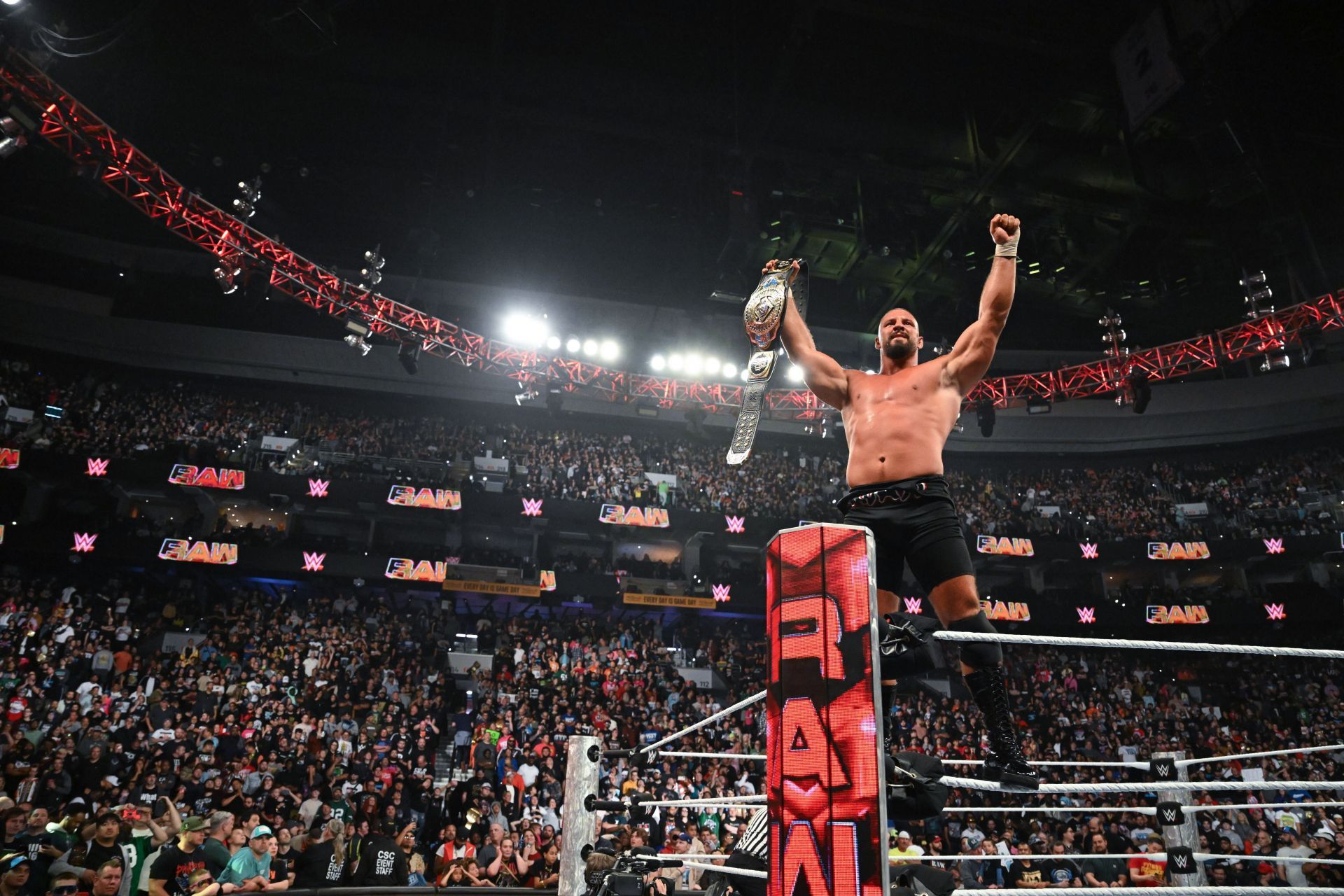 Monday Night RAW - Source: Getty