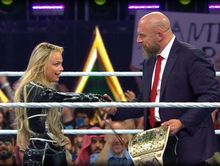 WWE में 30 साल के रेसलर ने रचा इतिहास, चीटिंग से चैंपियन को हराया, Crown Jewel में जीत के बाद छलके आंसू