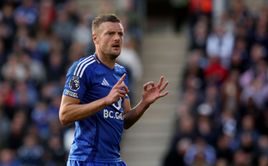 WATCH: Jamie Vardy chugs down can of Red Bull inside tunnel ahead of Leicester vs Chelsea