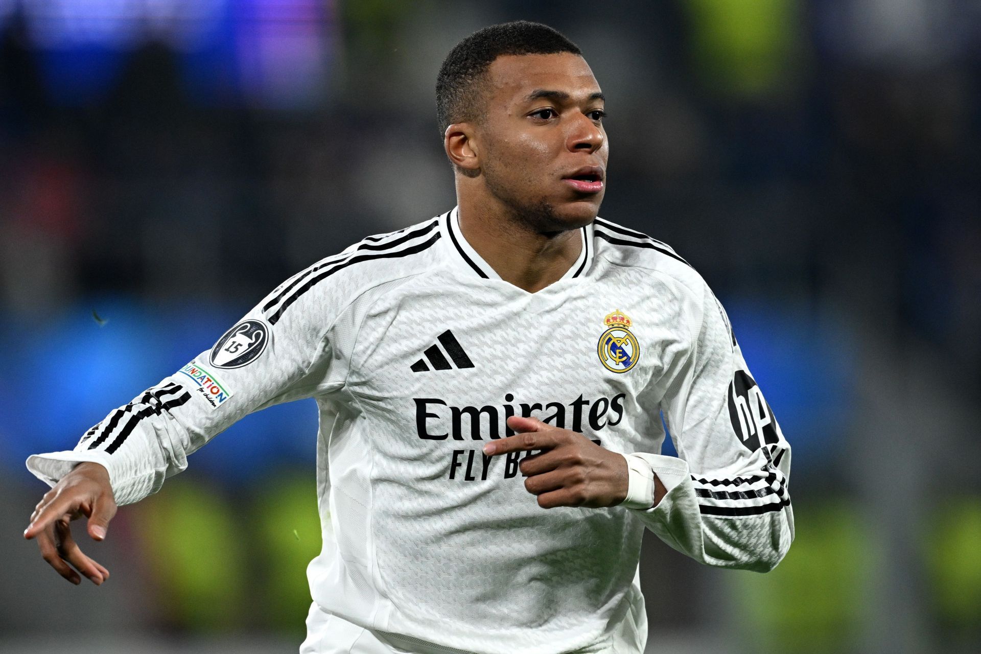 Real Madrid Dealt Blow As Kylian Mbappe Gets Subbed Out After Picking ...