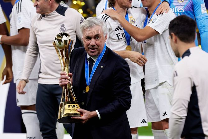 Real Madrid Transfer News Roundup: Los Blancos want Vitor Reis, club ready to offload defensive duo, and more - December 19, 2024
