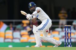 [Watch] KL Rahul dropped off the first ball by first innings centurion on Day 4 of BGT 2024-25 3rd Test
