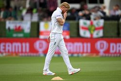 "It's the same hamstring that he's had before” - Marcus Trescothick reacts after Ben Stokes limps off the field on Day 3 of 3rd NZ vs ENG 2024 Test