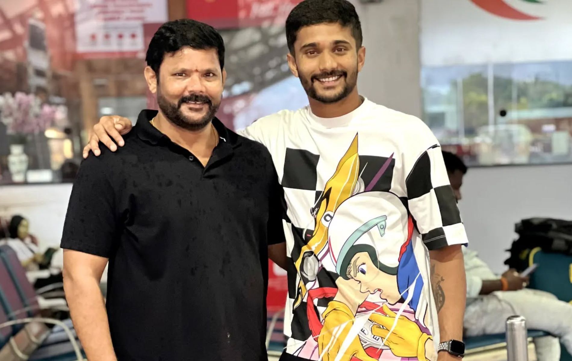 Nitish Kumar Reddy (right) with his father Mutyalu Reddy. (Pic: Instagram/mutyalureddykaki).