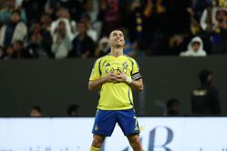 "Thank God" "My dream has come true" - Fans react as Cristiano Ronaldo's Al-Nassr have reportedly decided to sell foreign star