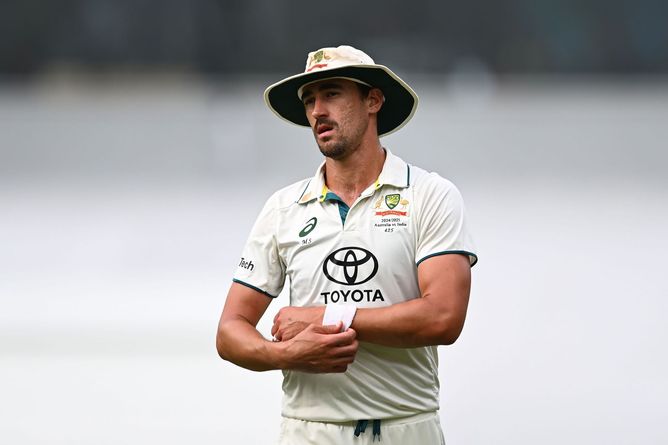 [Watch] Mitchell Starc wears frustrated look after yet another rain interruption in BGT 2024-25 3rd Test