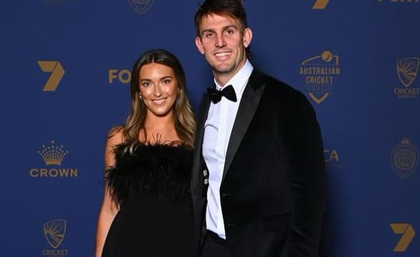 Mitchell Marsh with his wife Greta Marsh. Source: @mitchmarsh235/Instagram