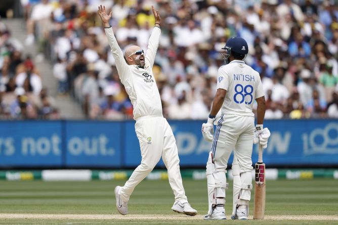 [Watch] Australian seamer switches the bails before Nathan Lyon strikes on Day 3 of BGT 2024-25 4th Test
