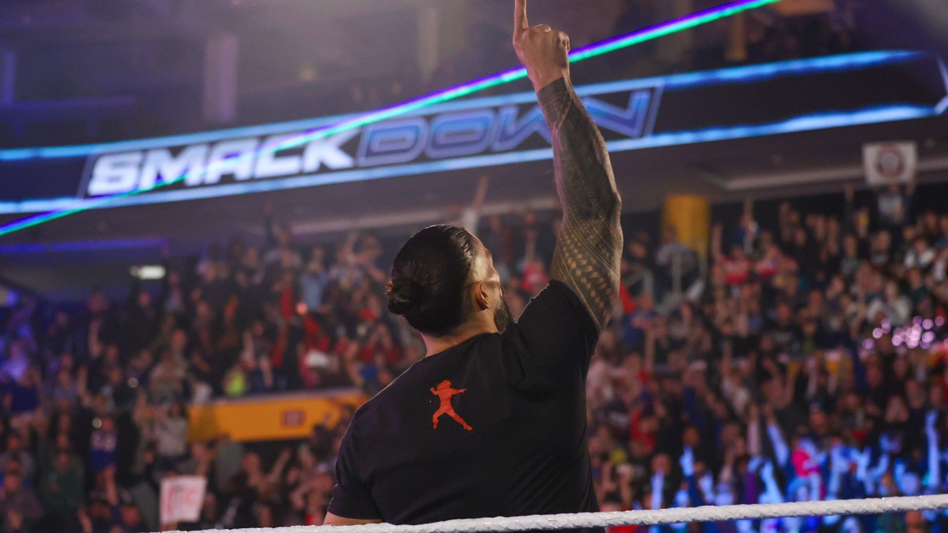 Roman Reigns stands tall on WWE SmackDown