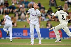 Fresh injury scare for Ben Stokes as the English skipper walks off the field during 3rd NZ vs ENG Test 2024