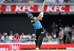 [Watch] Chris Lynn rewinds the clock with a monstrous 104m six at The Gabba in BBL 2024-25 Match 9