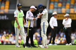 [In Pictures] KL Rahul struck on the wrist by a scorching Josh Hazlewood delivery during 3rd BGT 2024-25 Test