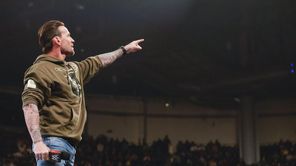 3 कारण क्यों WWE Saturday Night's Main Event में CM Punk को नजर आना चाहिए