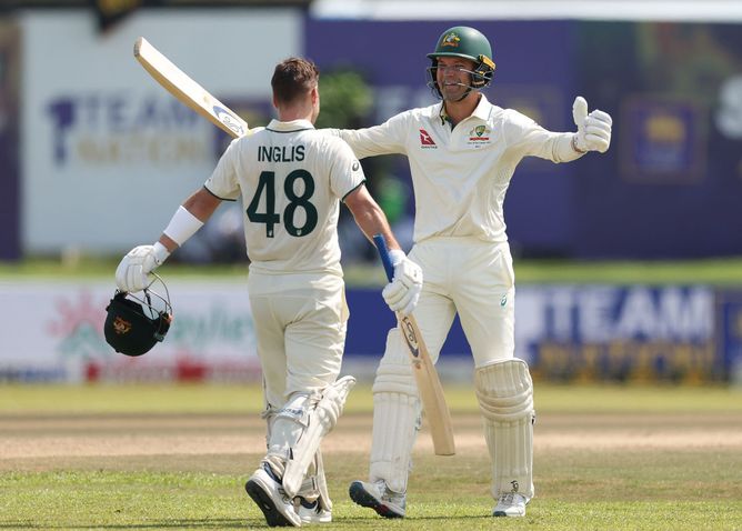 Parents blow kisses as Josh Inglis reaches debut hundred in SL vs AUS 2025 1st Test [Watch]