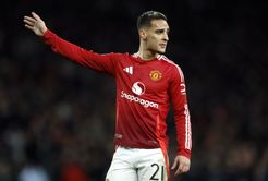 “I don’t think it’s skill - it’s just being a clown” - Manchester United legend’s old comments on Antony resurface amid Real Betis links