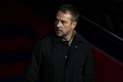 Barcelona star informs Catalan club he wants to leave this month amid Premier League interest - Reports