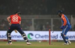 "Hopefully the air is a bit clearer here" - Harry Brook blames 'smog' in Kolkata for not being able to pick Varun Chakravarthy's bowling