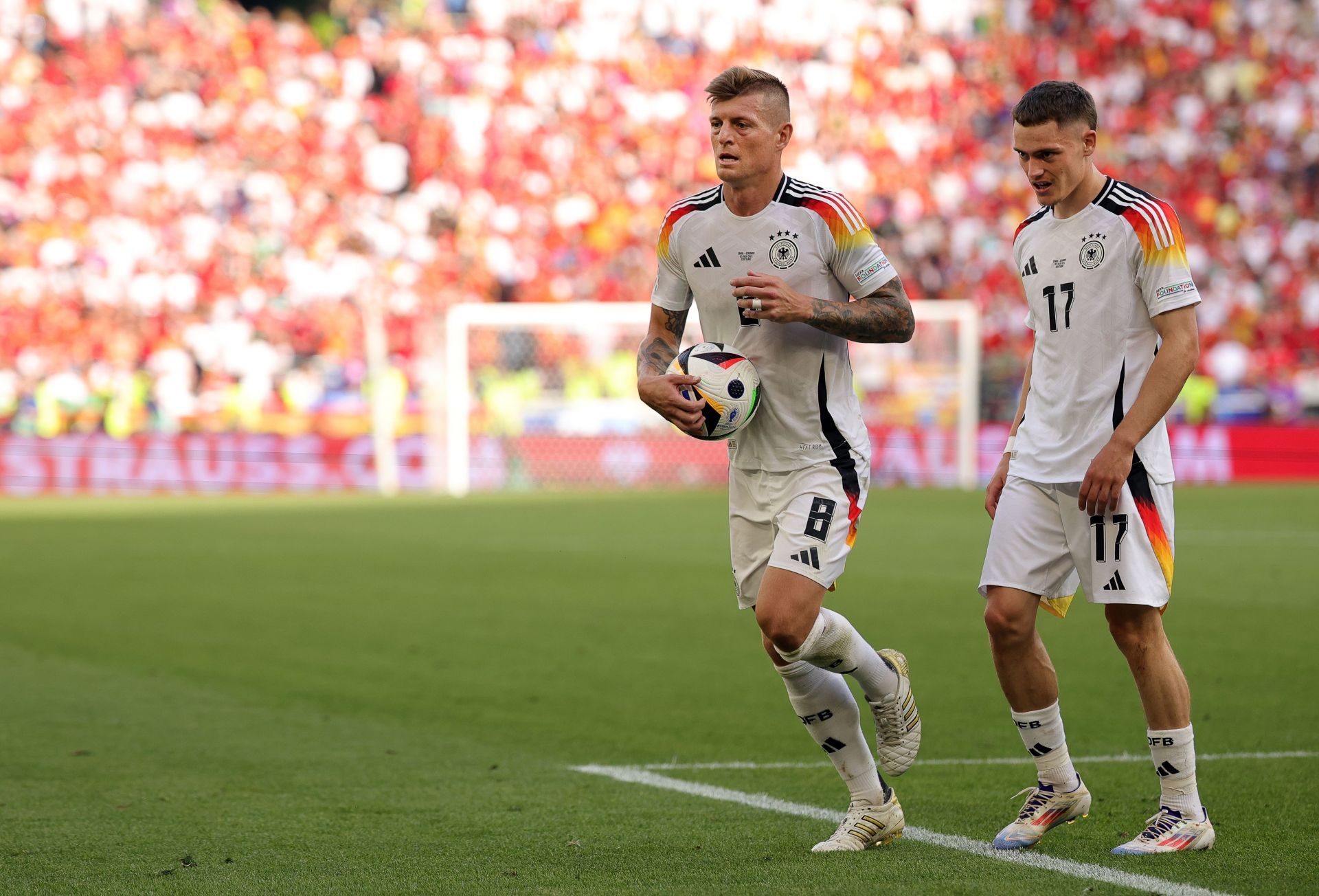 Toni Kroos and Florian Wirtz