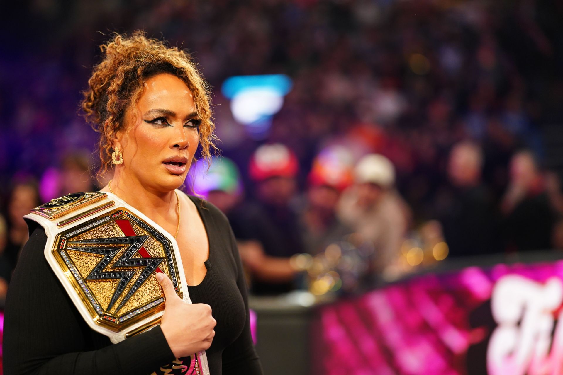 How much does Nia Jax from WWE weigh?