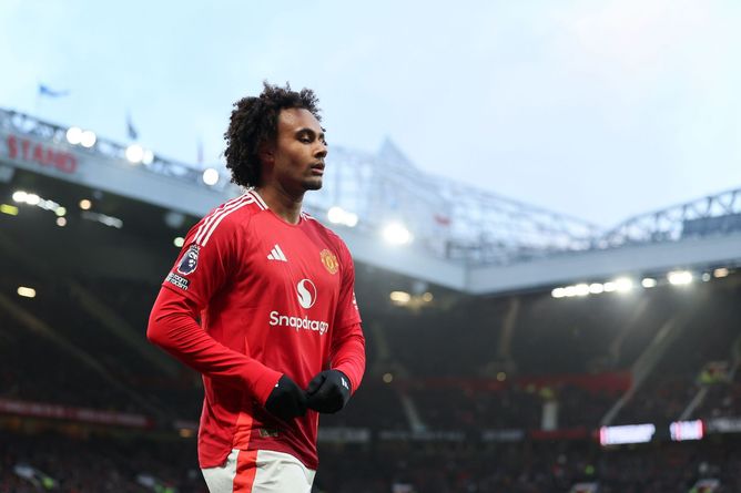 Juventus director responds to rumors linking Manchester United's Joshua Zirkzee with a move to the Serie A club
