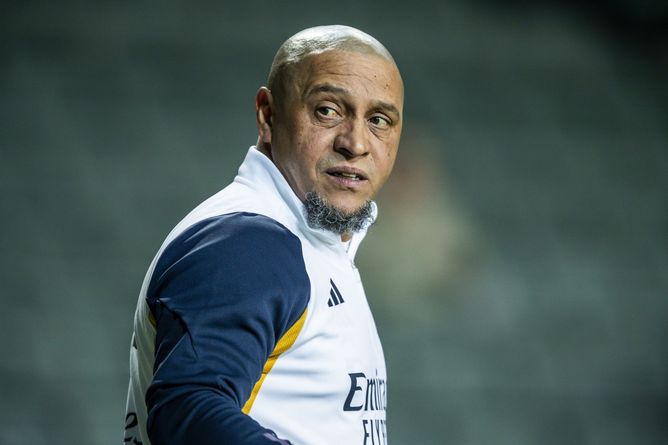Real Madrid legend Roberto Carlos opens up on rumors of him sleeping at club training ground amid divorce battle
