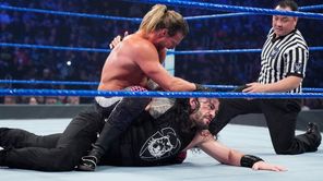 WWE से निकाले गए रेसलर की 183 दिन बाद बादशाहत खत्म, दुश्मन ने पहली बार चैंपियन बनकर रचा इतिहास