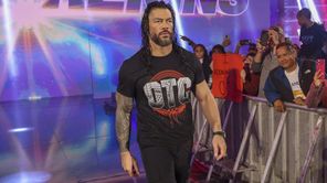 WWE Raw Netflix Premiere: Roman Reigns को मिली धमकी, जंग का ऐलान, जानें पूरा मामला