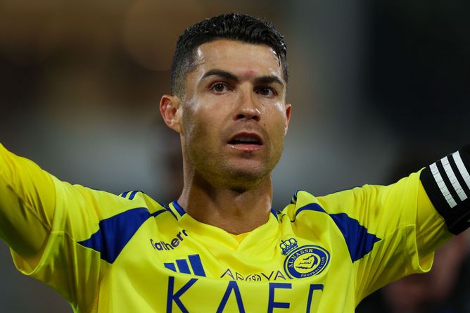 "Wtf this guy was good", "Treated like trash" - Fans unhappy as Cristiano Ronaldo's Al-Nassr loan out Saudi star to SPL rivals