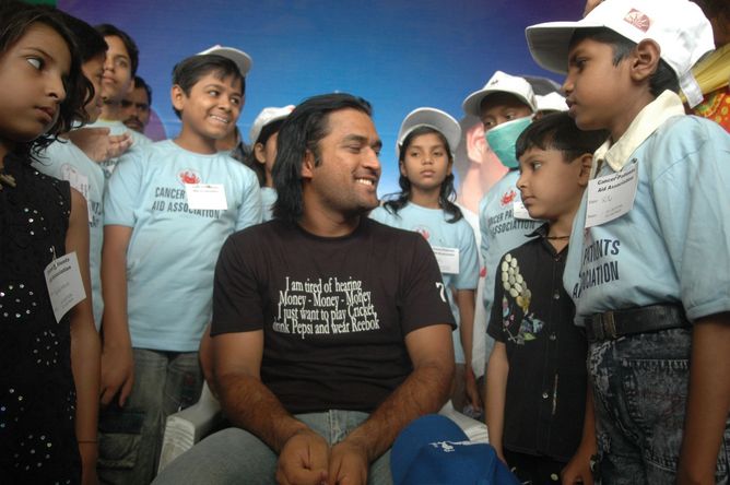 “He was as good a motorcyclist” - When a Bollywood superstar opened up on bonding with a young MS Dhoni [Watch]