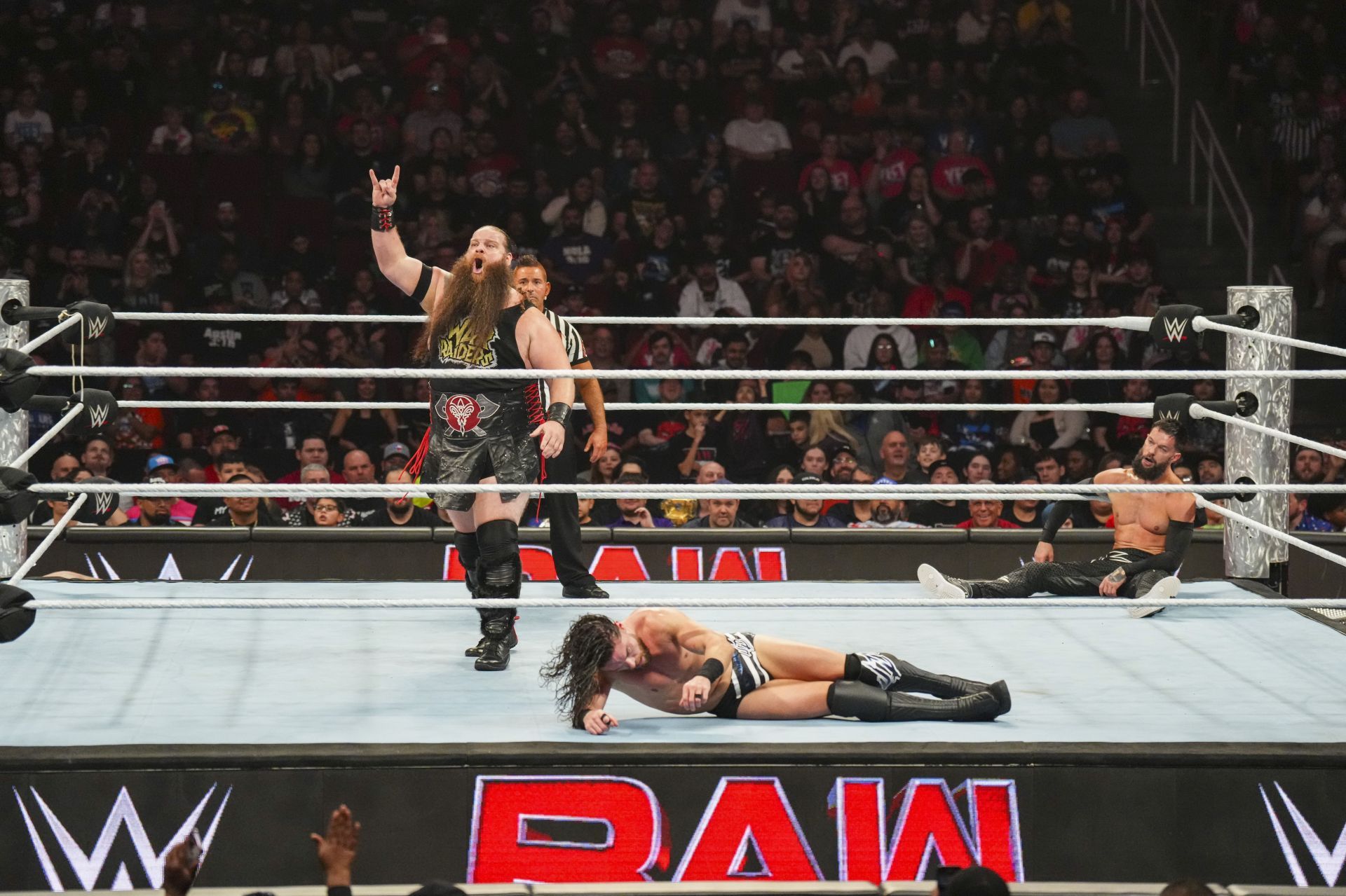 Monday Night RAW - Source: Getty