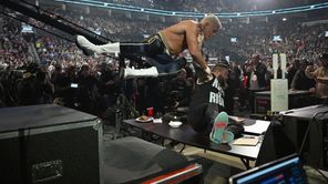 WWE Saturday Night's Main Event का मैच कार्ड, भारत में कब, कहां और कैसे LIVE देखा जा सकता है?