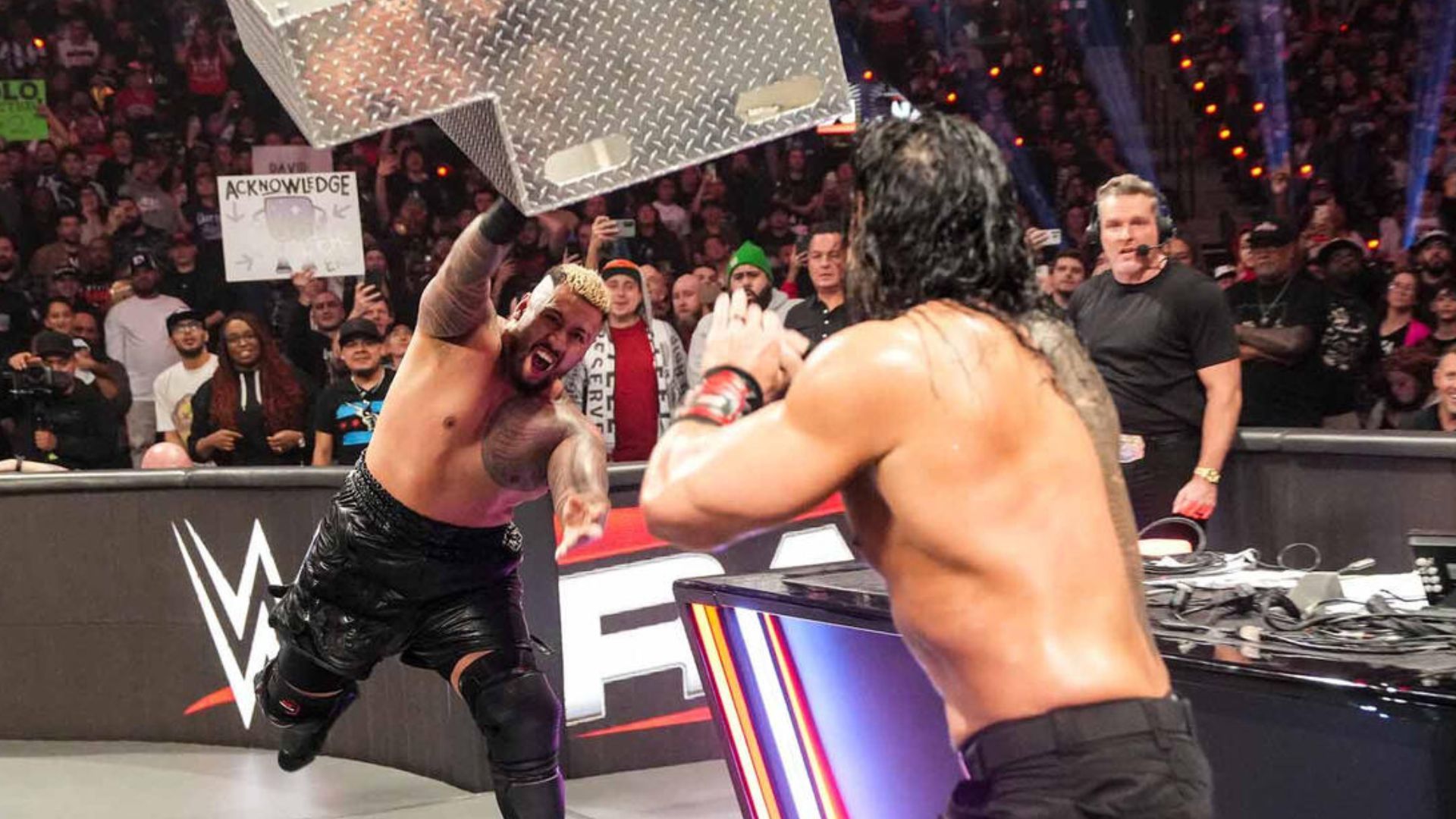 Solo Sikoa and Roman Reigns on RAW! [Image credit: WWE.com]