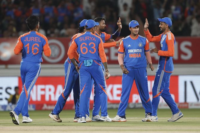 “Will pick up his rhythm after a couple of games” - Former batter’s assessment of Mohammed Shami after IND vs ENG 2025 3rd T20I