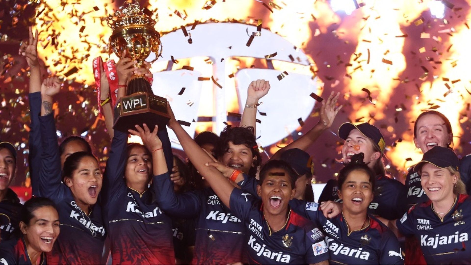 Royal Challengers Bengaluru Women with the WPL 2024 Trophy (Image Credits: wplt20/X)