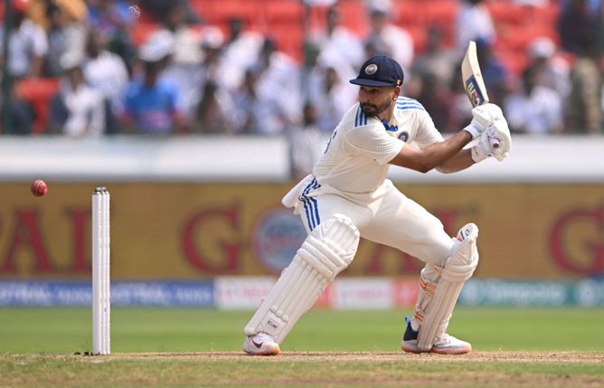Shreyas Iyer remains not out despite clear edge leaving J&K players in disbelief during Ranji Trophy 2024-25 match [Watch]
