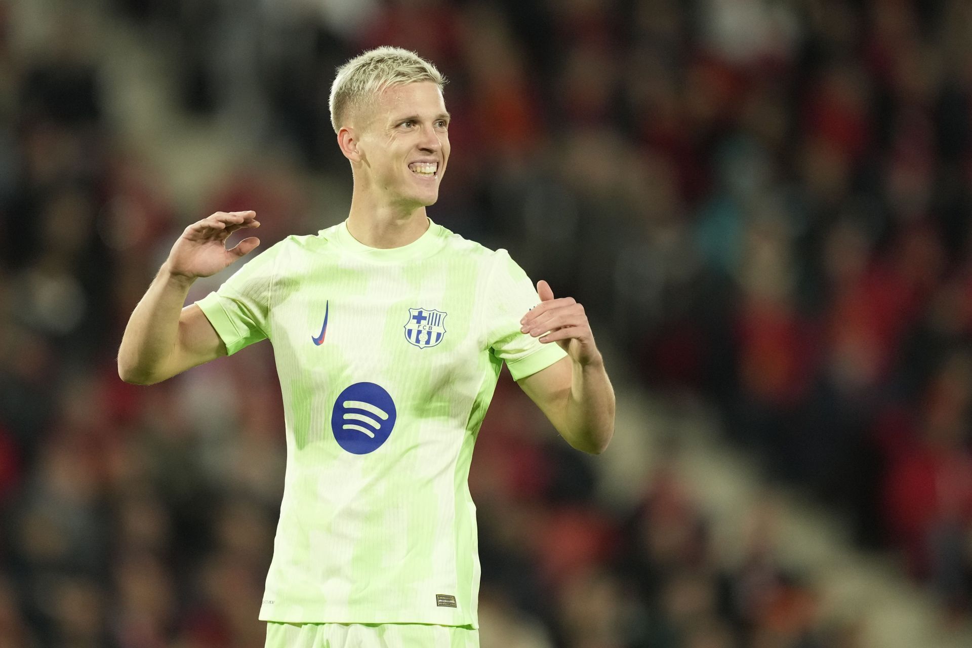 Dani Olmo&#039;s situation at Camp Nou remains tense