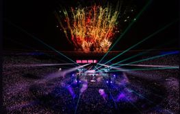 Former India wicketkeeper enjoys Coldplay concert in Ahmedabad with friends & family [Watch]