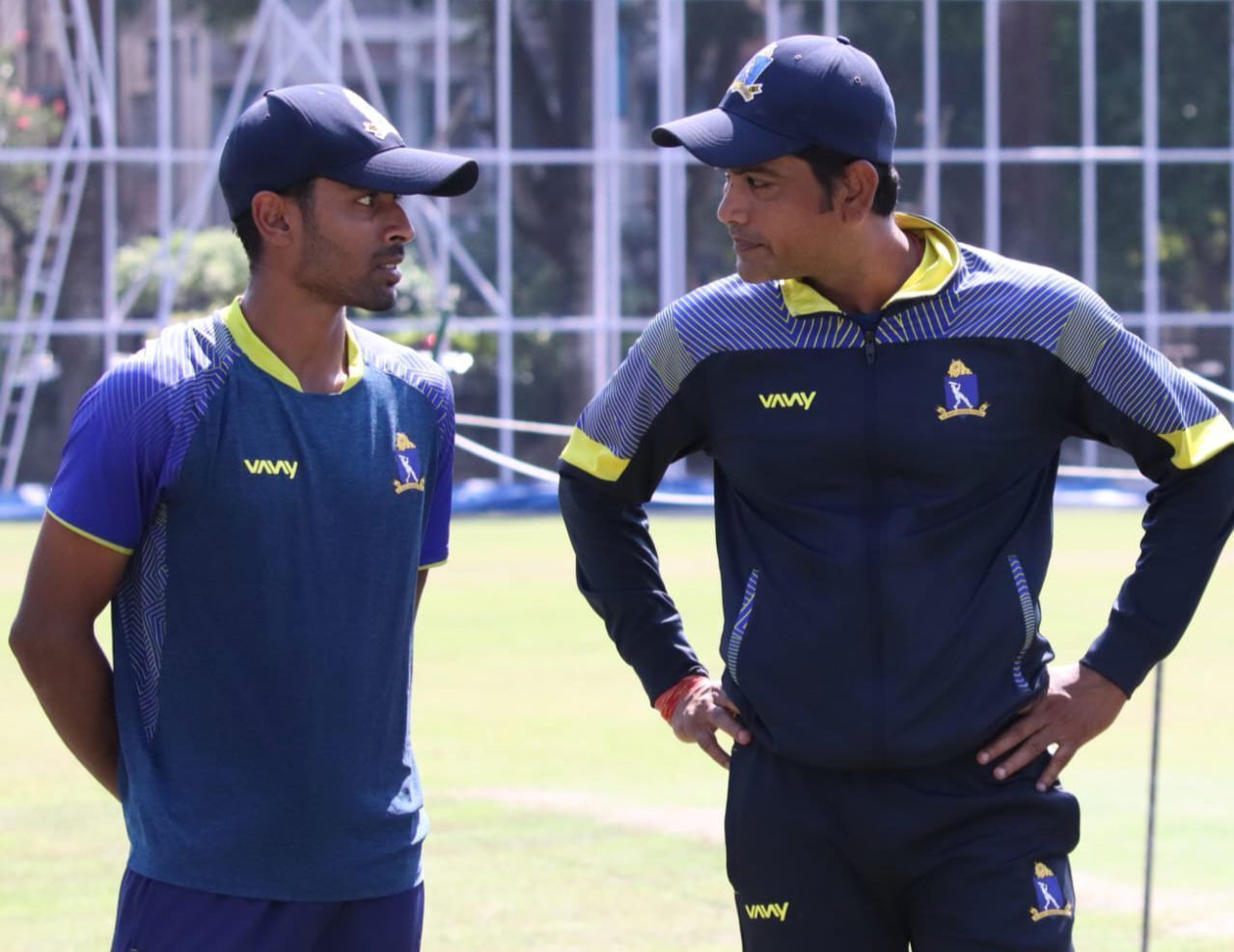 Laxmi Ratan Shukla (L) with Abhimanyu Easwaran (R) during a Bengal practice session